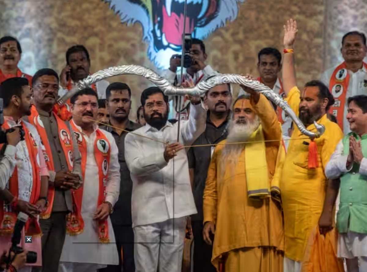 एकनाथ शिंदे गुट को मिला शिवसेना पार्टी का नाम और तीर-कमान चुनाव चिह्न्